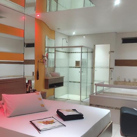 Motel La Folia Ribeirão Preto Екстериор снимка