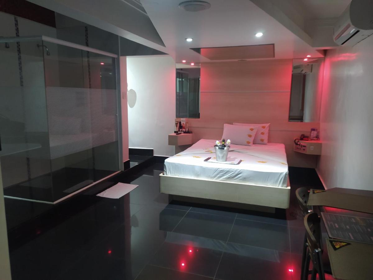 Motel La Folia Ribeirão Preto Екстериор снимка