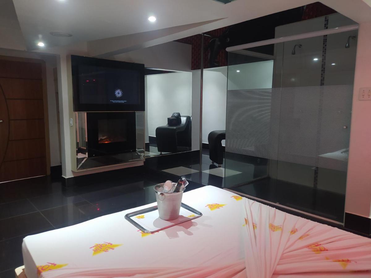 Motel La Folia Ribeirão Preto Екстериор снимка