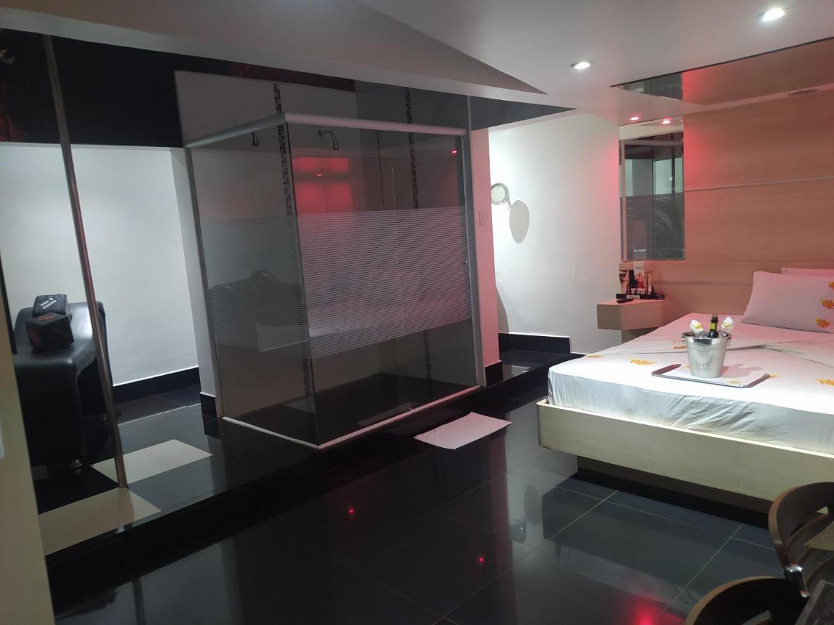 Motel La Folia Ribeirão Preto Екстериор снимка