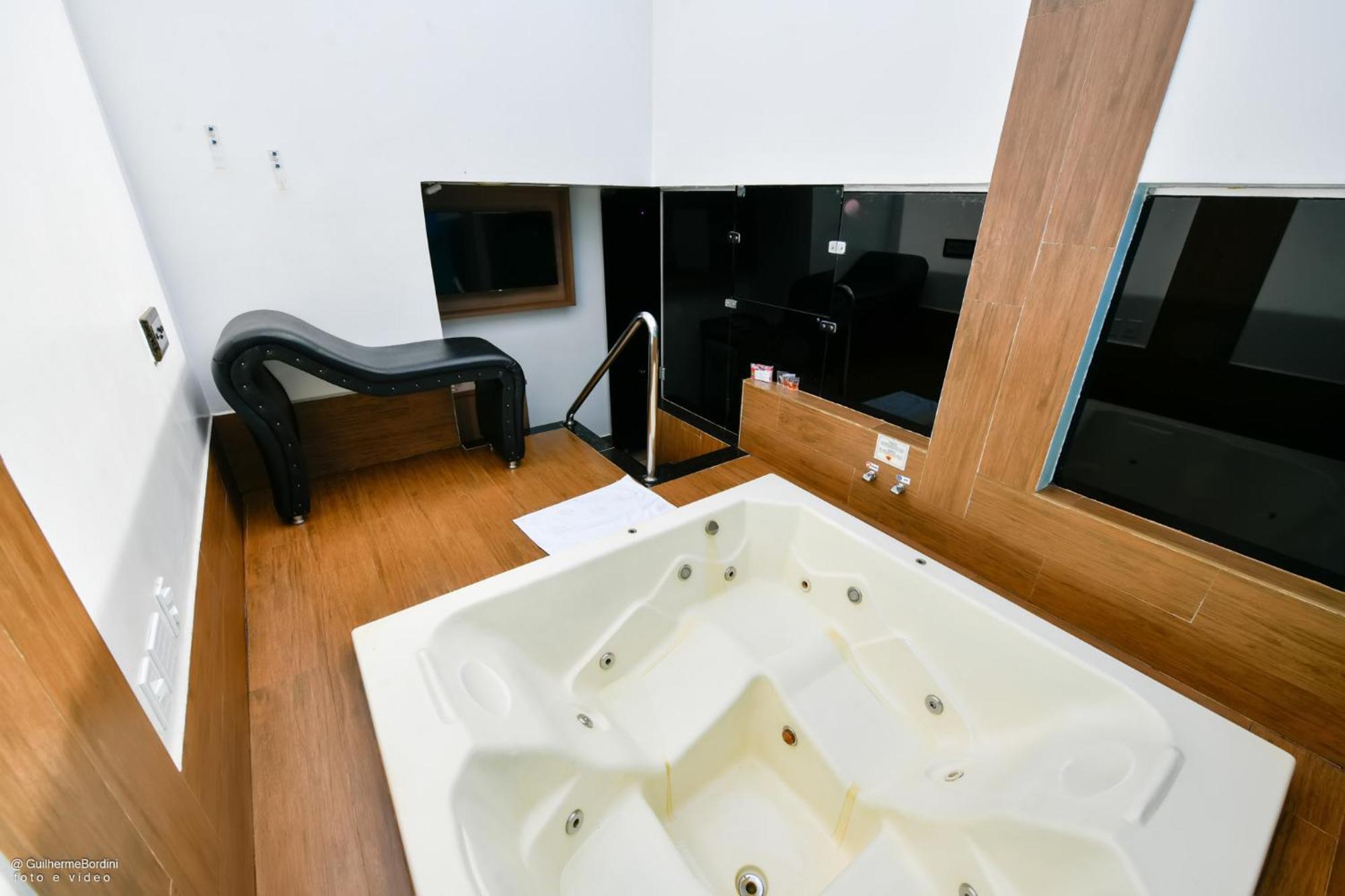Motel La Folia Ribeirão Preto Екстериор снимка