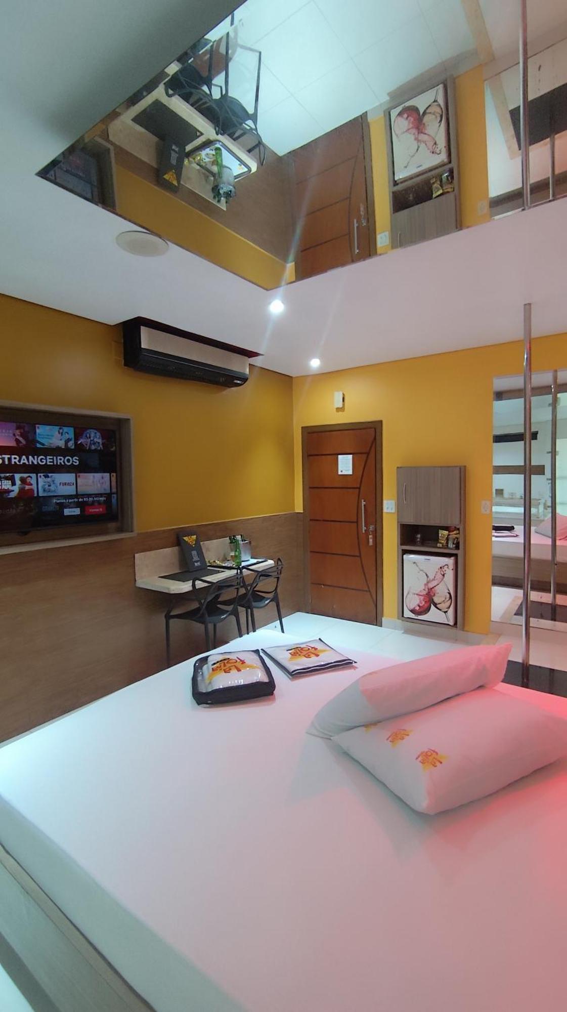 Motel La Folia Ribeirão Preto Екстериор снимка